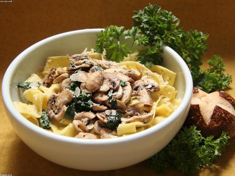 Viral TikTok Creamy Lemon Garlic Pasta